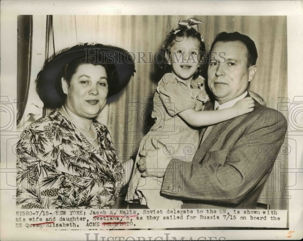 1949 Press Photo New York Jacob A Malik with wife and daughter, Svetlana
