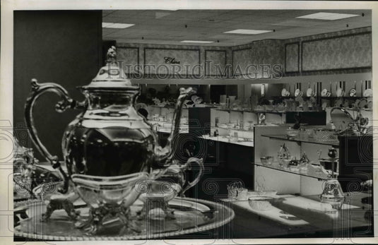 1969 Press Photo China Shop at Great Lakes Mall - nee46411