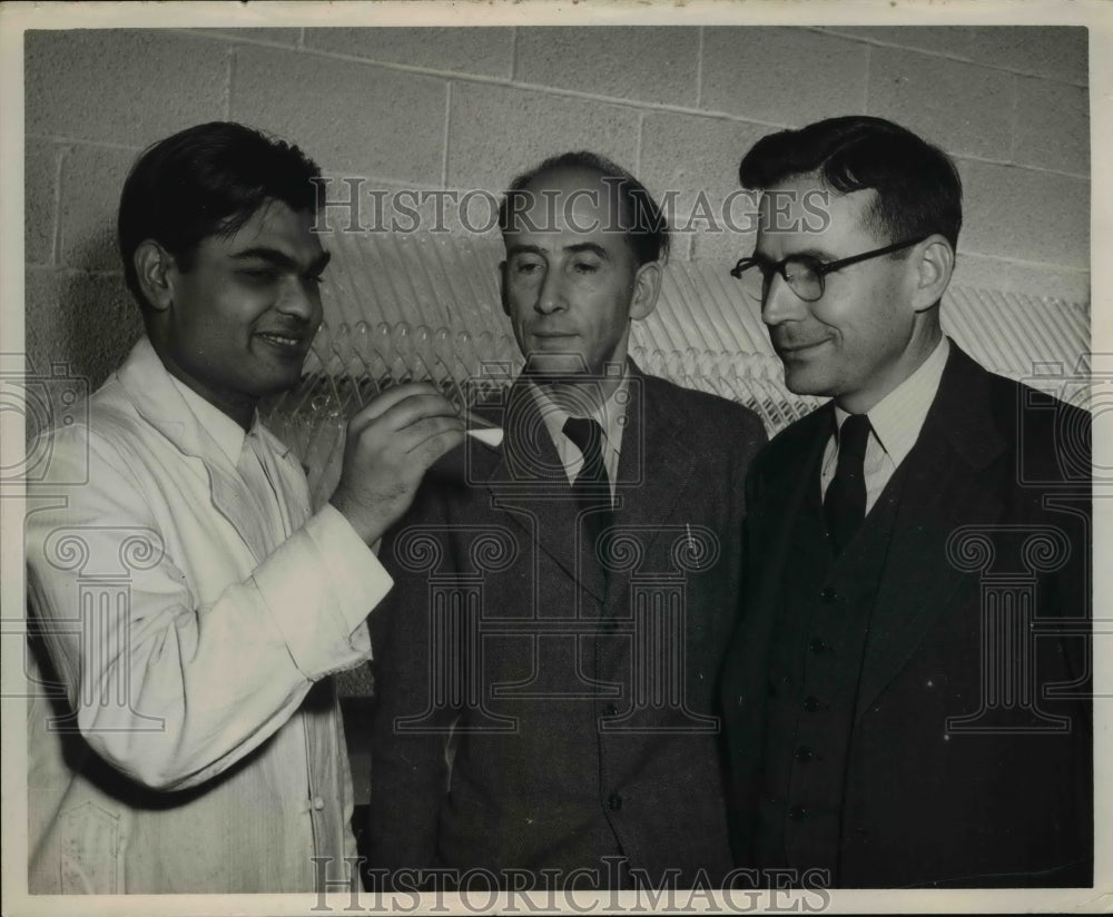 1951 Press Photo Dr. Pk Hattacharyya, Prof. G.F. Fraekkel, Prof. H.E. Carter
