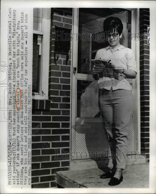 1968 Press Photo Mrs. Wenda Stidham , postal Clerk,Wearing Slacks Supervisors