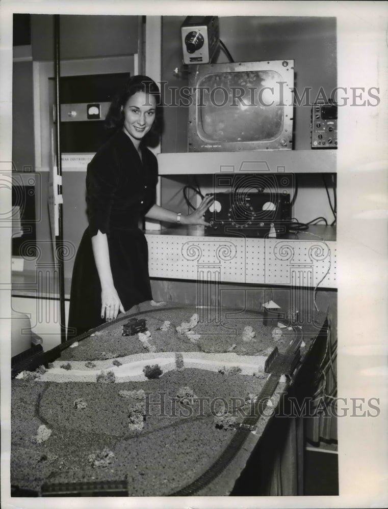 1955 Press Photo Joan White - nee47052