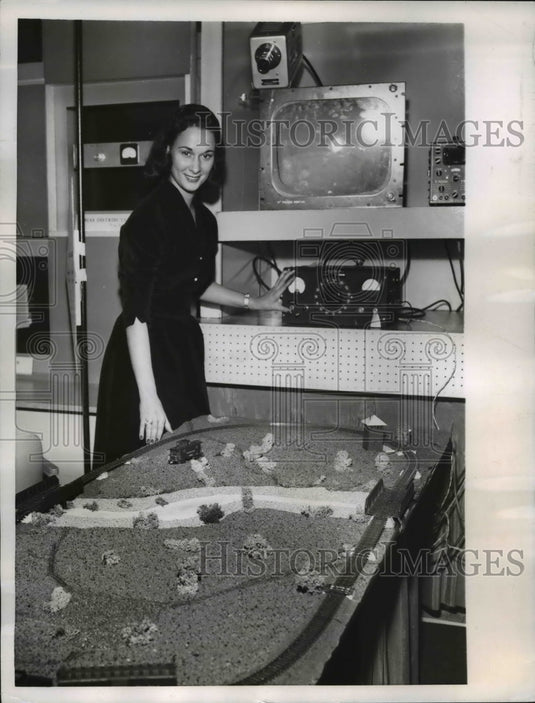 1955 Press Photo Joan White - nee47052