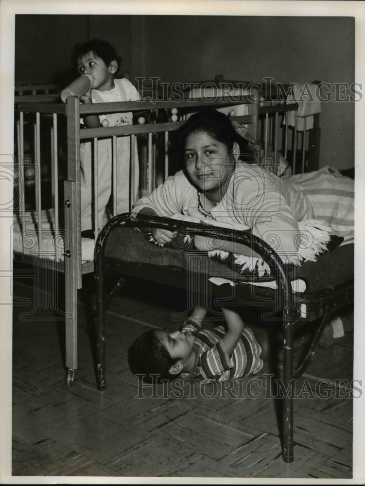 Load image into Gallery viewer, 1959 Press Photo Angela Escovada &amp; Mario St. Pauls, Fremont
