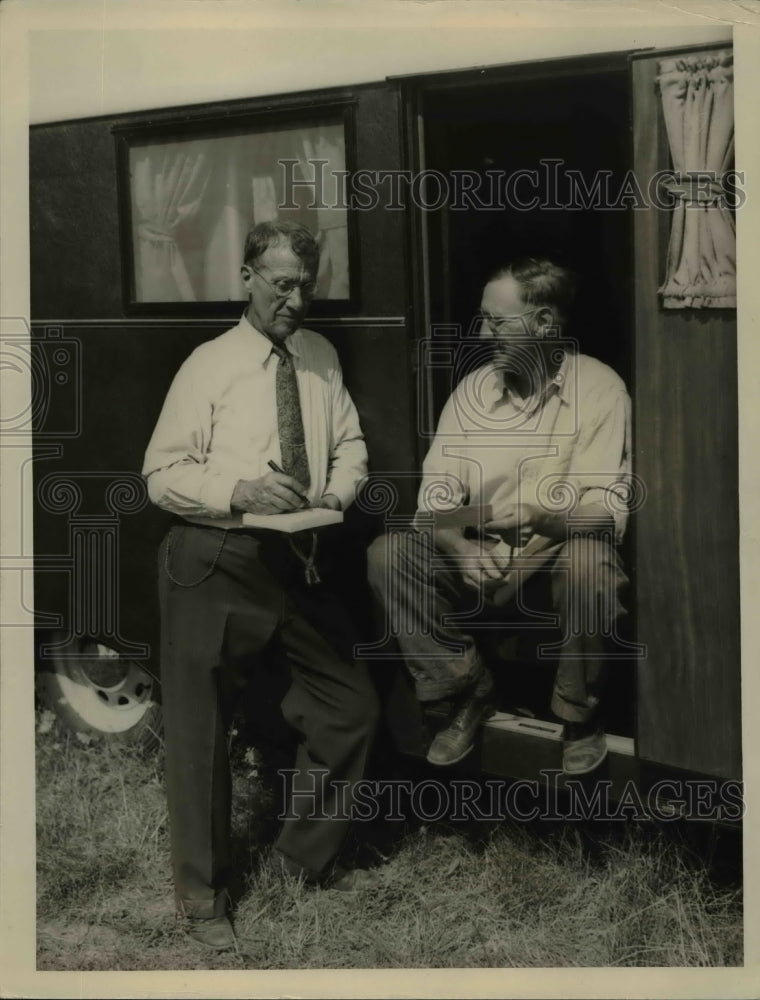 1936 Press Photo Two Men T.J. Butts, A.D. Steele - nee47512