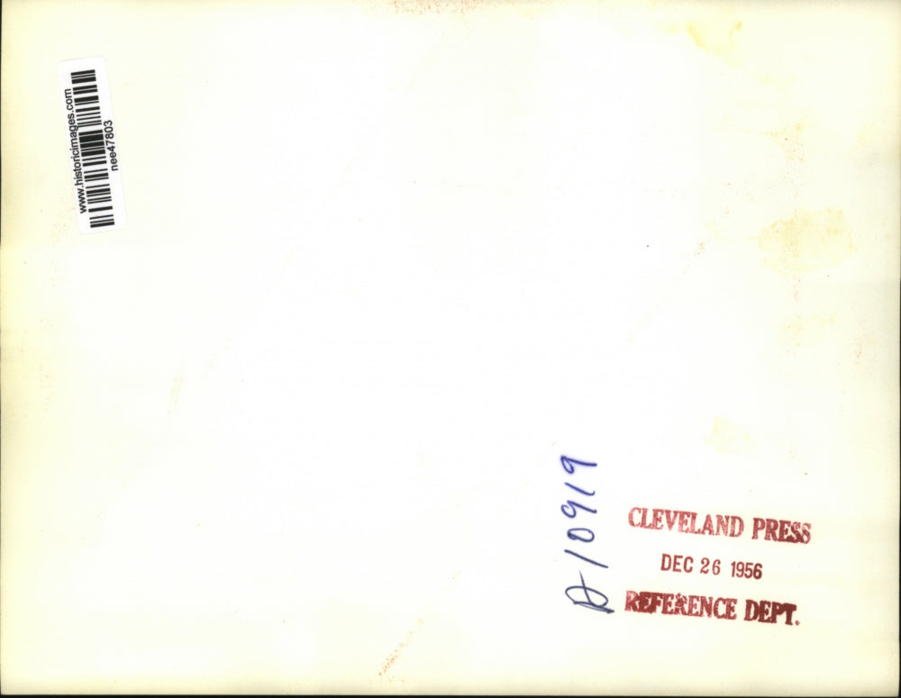 1956 Press Photo Officer Walter France Carries Child From Tenement Fire