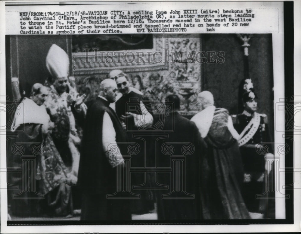 1958 Press Photo Vatican City Pope John XXXIII @ St Peters Basilica - nee47847