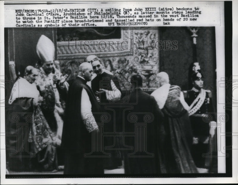Load image into Gallery viewer, 1958 Press Photo Vatican City Pope John XXXIII @ St Peters Basilica - nee47847
