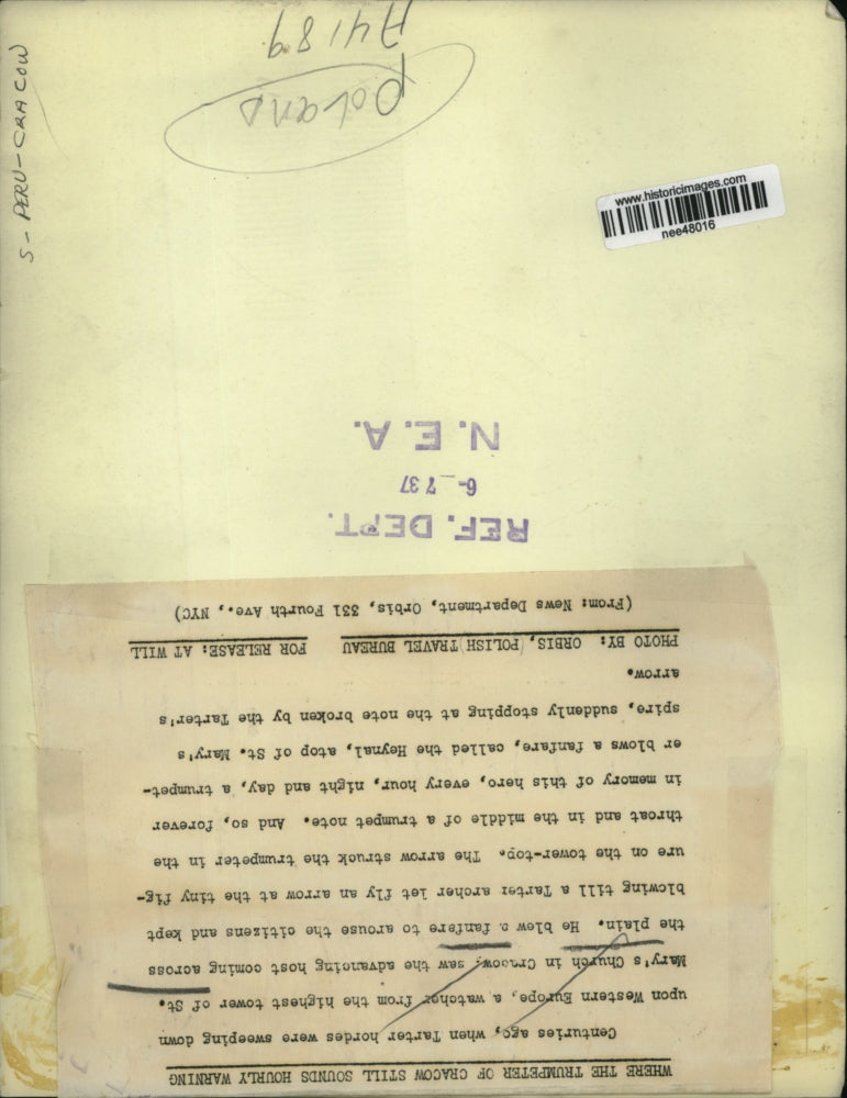 1937 Press Photo Tower of St. Mary's Chruch in Cracow Sounds Hourly Warning