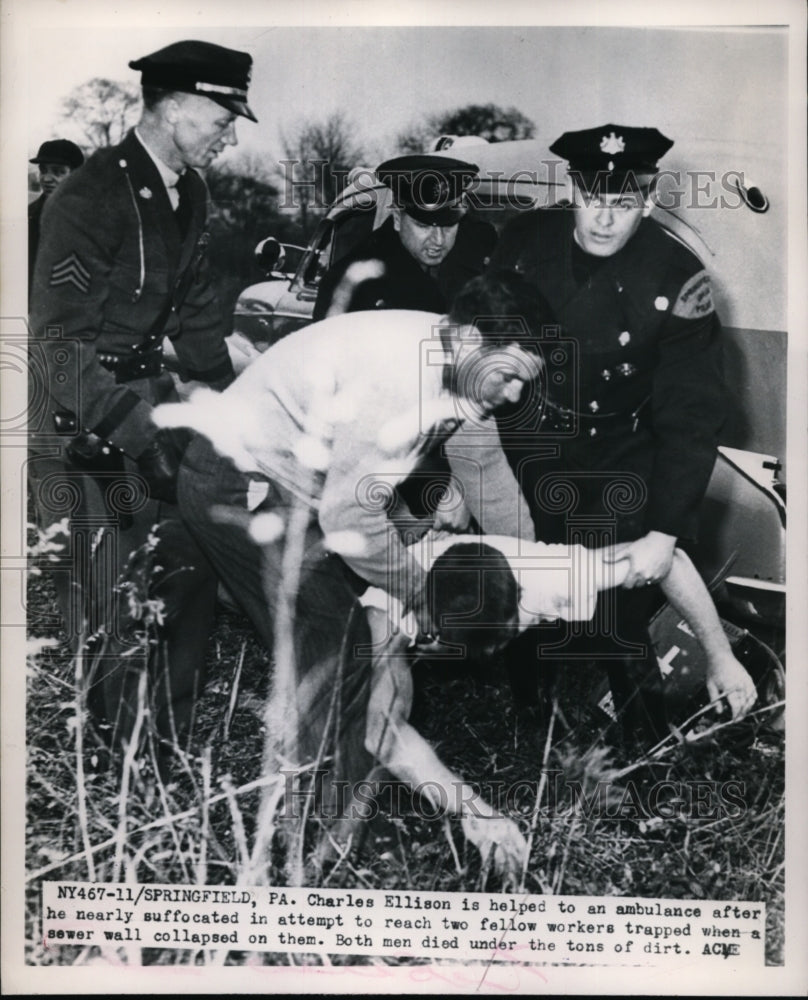 1950 Press Photo Springfield Florida, Charles Ellison Is Helped In An Ambulance.