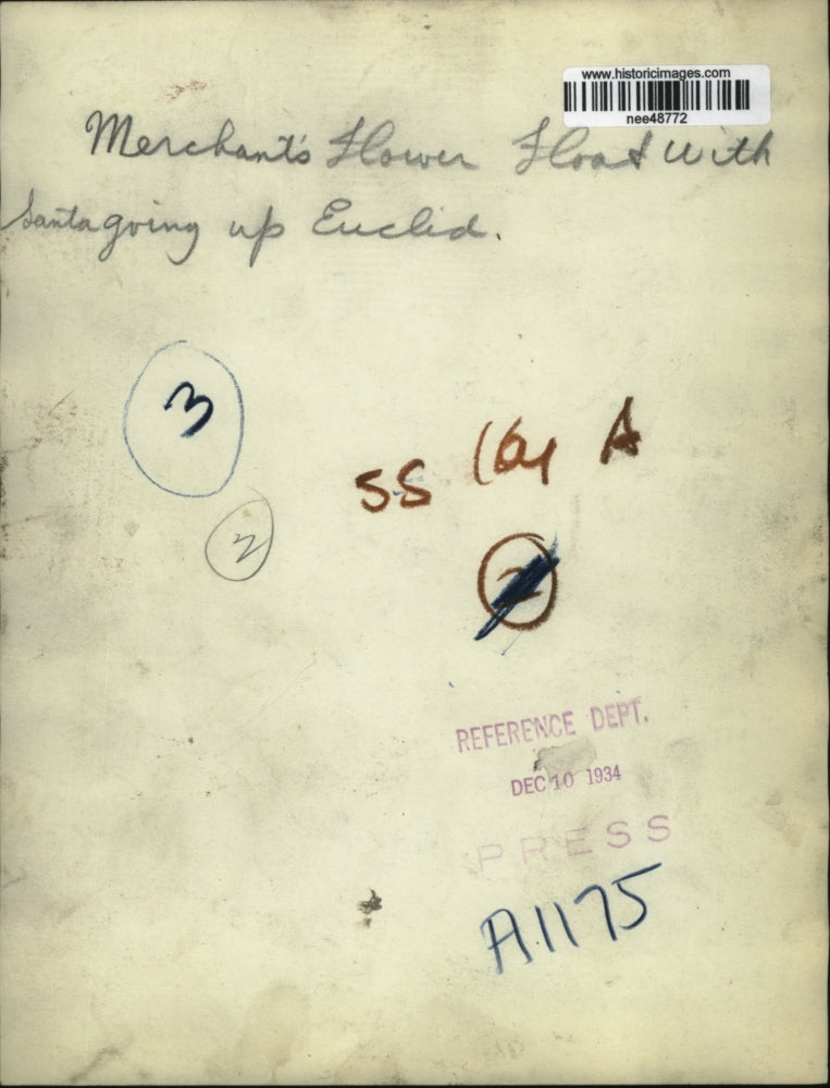 1934 Press Photo The Merchants Flower Float with Santa Claus. - nee48772