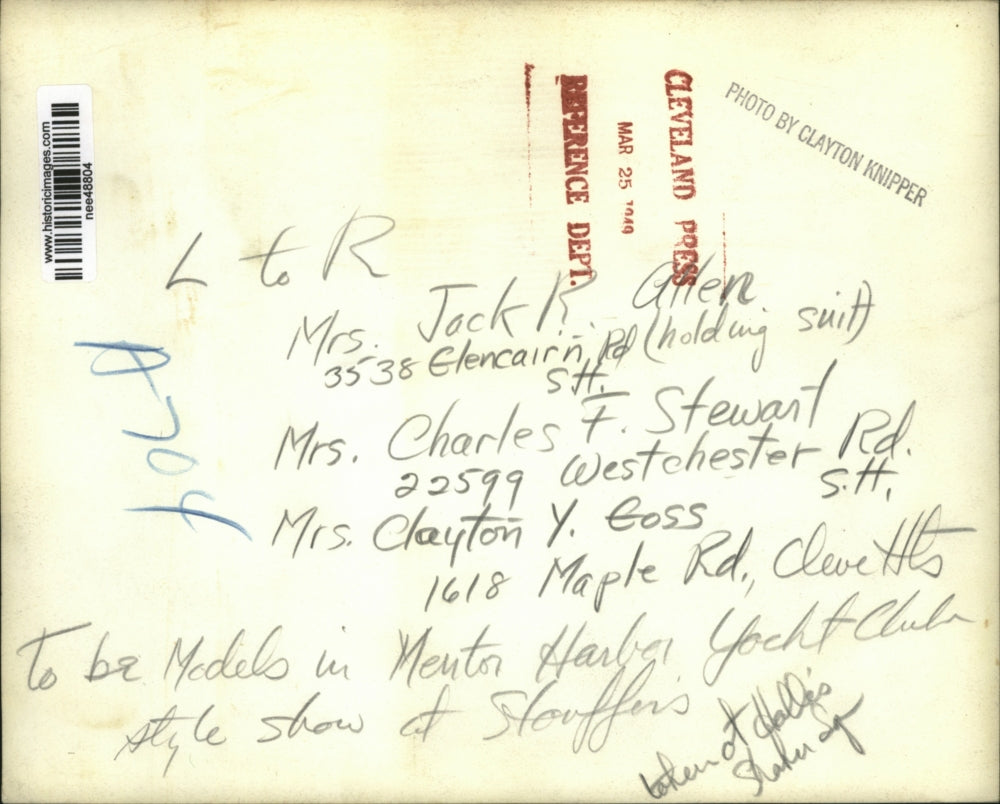 1949 Press Photo Women Prepare for Modeling in Harbor Yacht Club Fashion Show