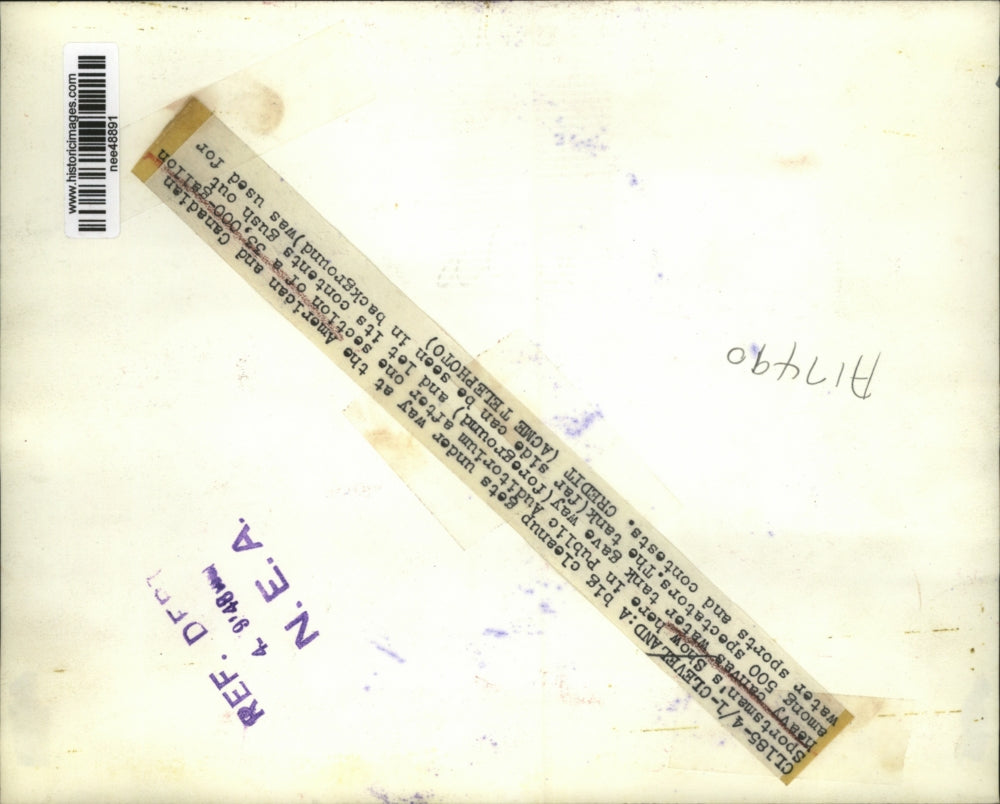 1948 Press Photo Cleanup Workers at American & Canadian Sportsman's Show Spill