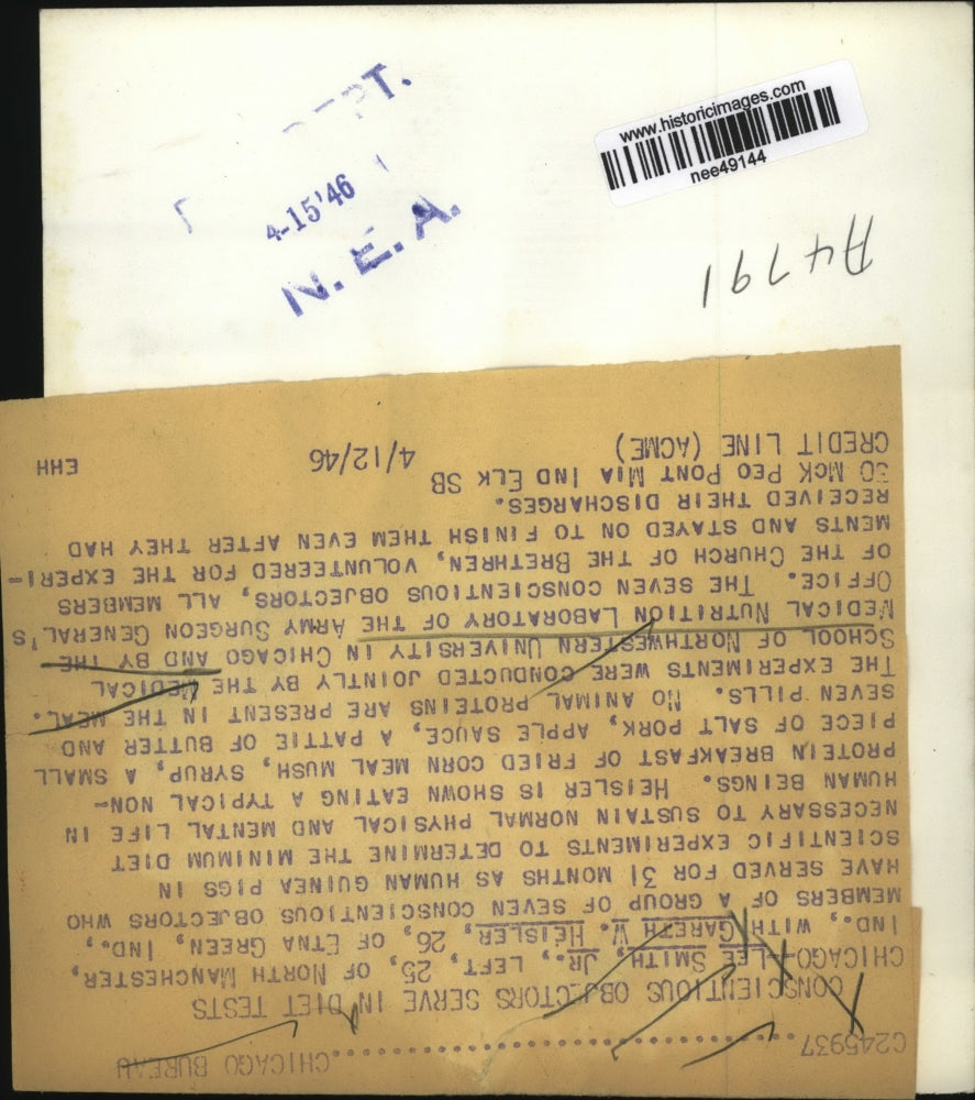 1946 Press Photo Chicago Lee Smith Jr (l) and gareth W Heisler are guinea pigs.