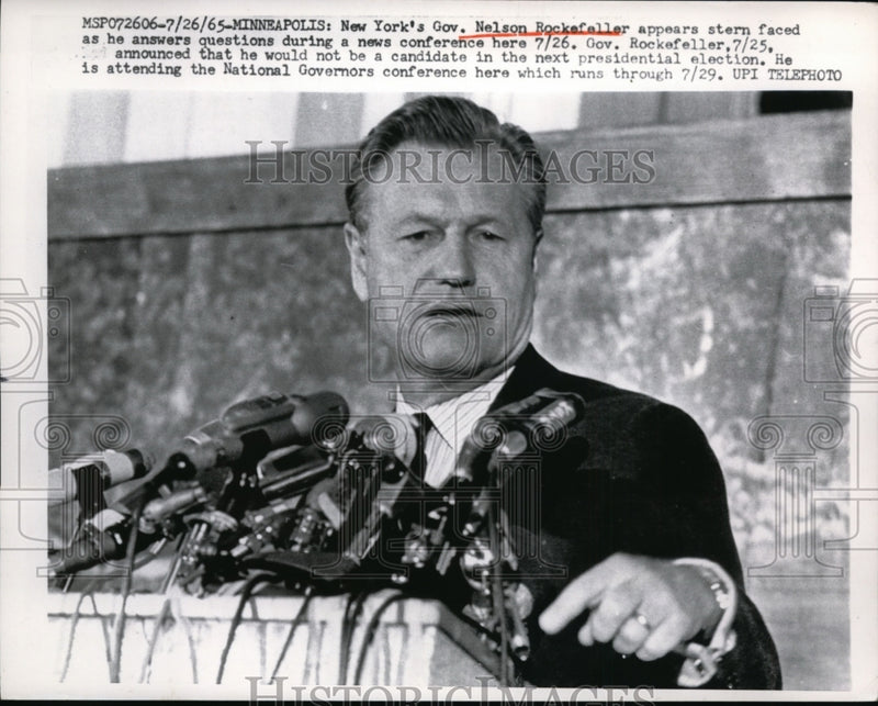 Load image into Gallery viewer, 1965 Press Photo New Yorks Gov. nelson Rockefeller Minneapolis Press Conference
