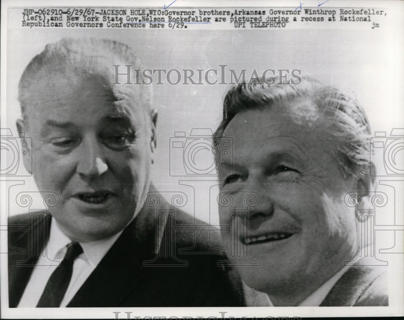 Load image into Gallery viewer, 1967 Press Photo Governor Brothers Nelson of NY &amp; Winthrop Rockerfeller of AR
