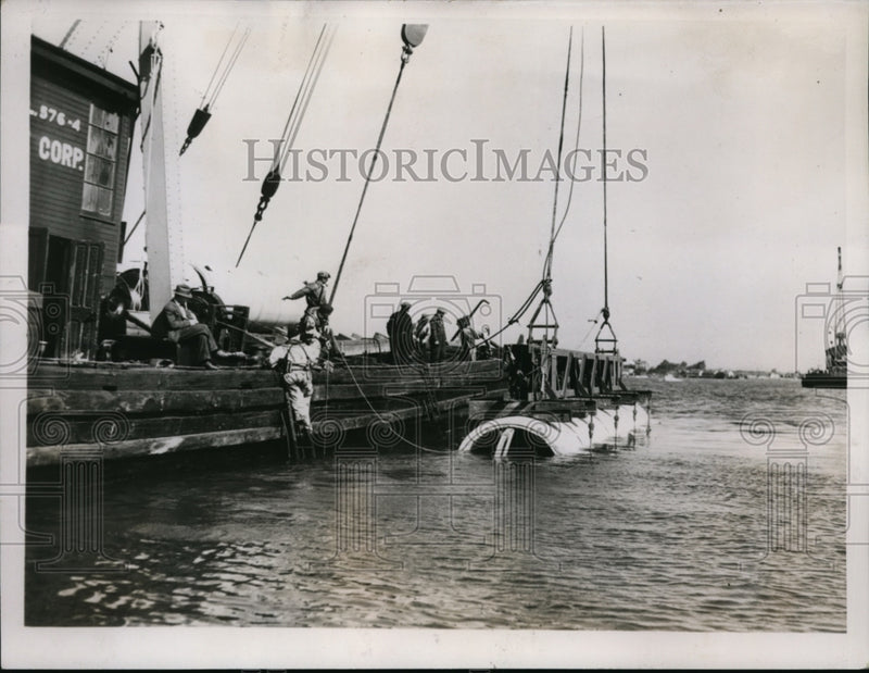Load image into Gallery viewer, 1936 Press Photo Submarine work is necessary in laying sections of sewer pipe.
