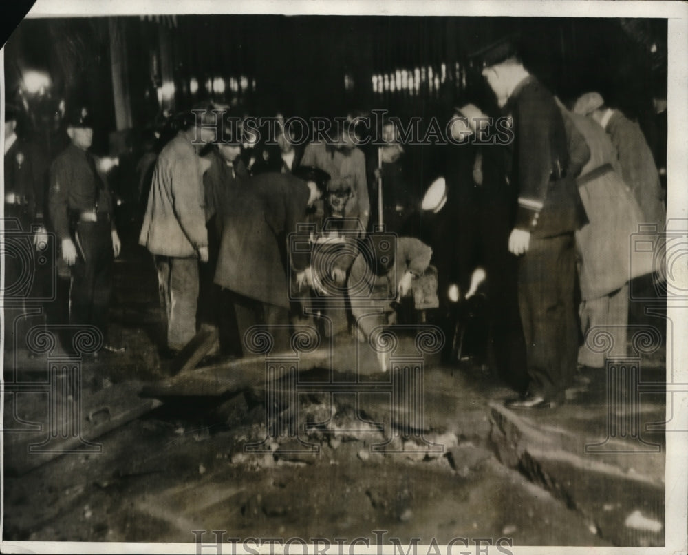 1931 Press Photo Sewer Gas Believed to Have Caused Explosion at Theater in LA