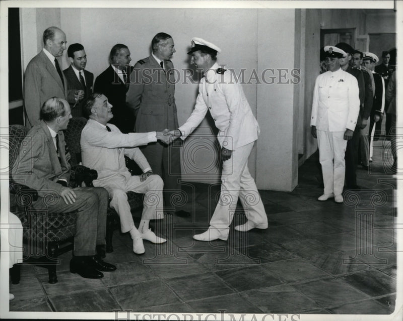 Load image into Gallery viewer, 1942 Press Photo DC Pres Franklin D Roosevelt , Lt Thomas W Boyd . Lord Halifax
