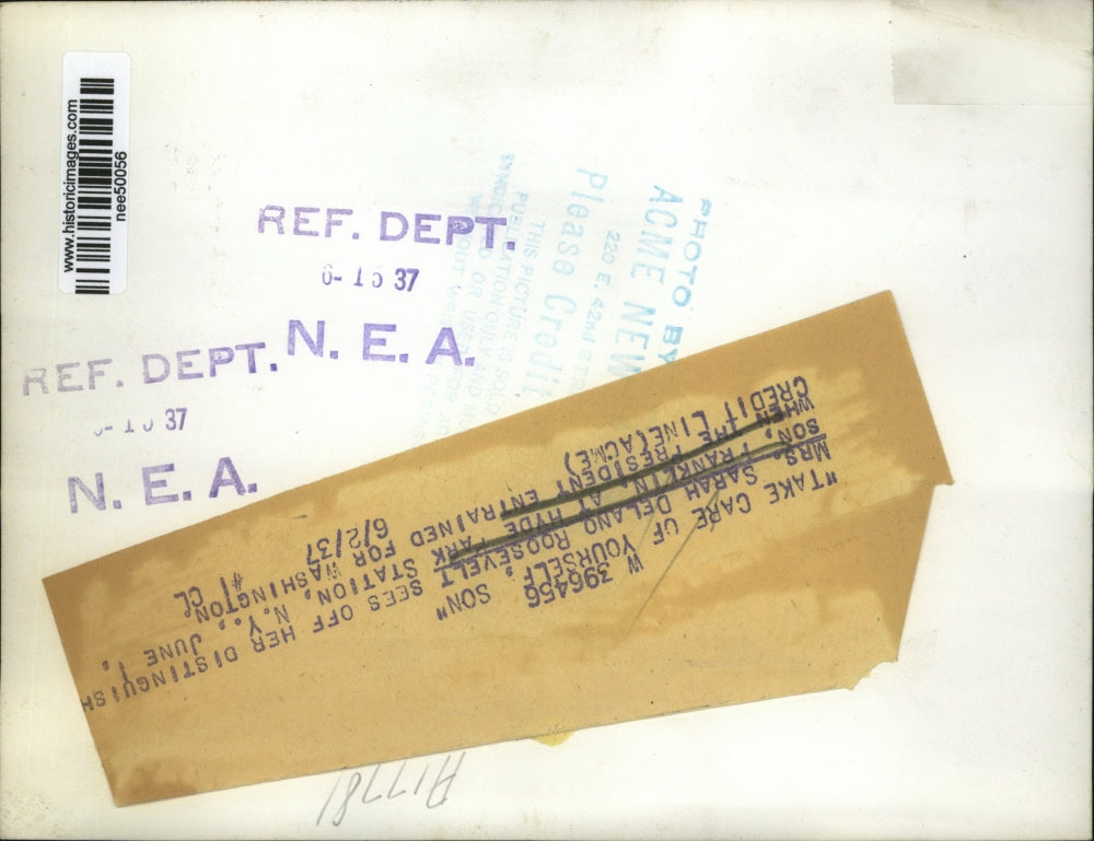 1937 Press Photo Mrs. Sarah Delano Roosevelt, Son Franklin at Hyde Park Station