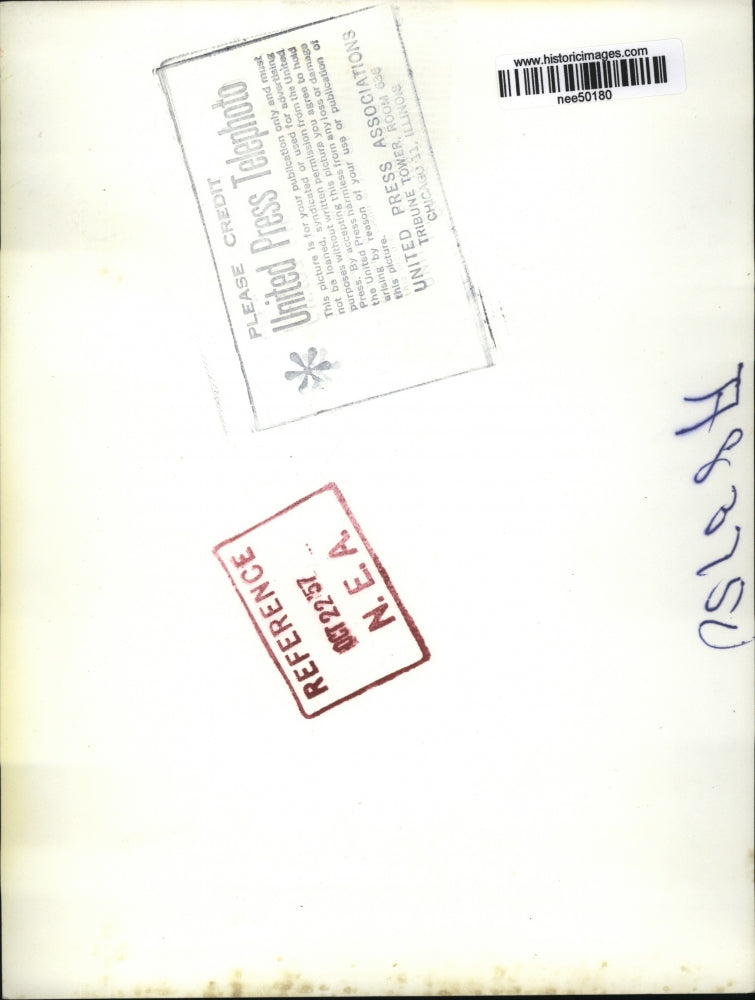 1957 Press Photo San Francisco VP Richard Noxon & daughters Tricia & Julie