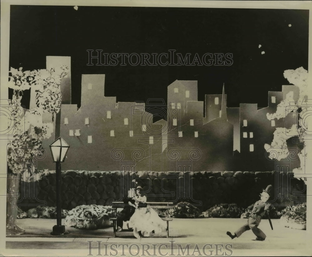 1939 Press Photo Miniatures being displayed for commercial films - nee50486