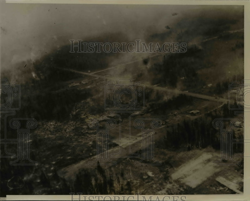 Load image into Gallery viewer, 1938 Press Photo Fort Francis Ontario Canada Many Are Missing in Forest Fires
