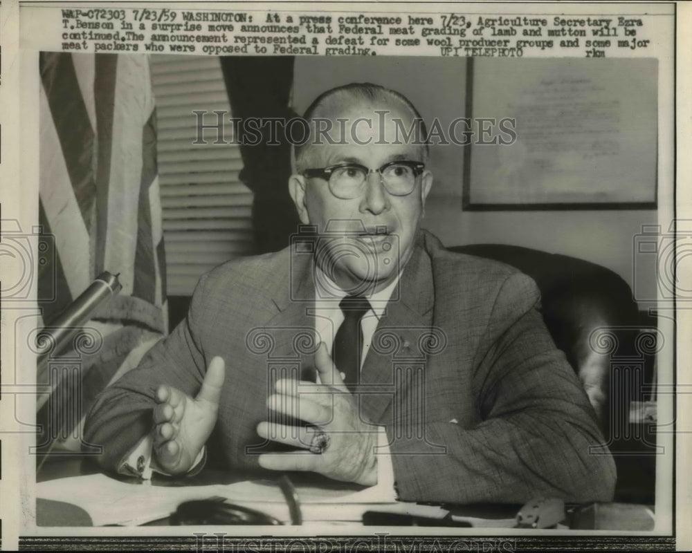 1959 Press Photo Secretary of Agriculture Ezra Taft Benson at Press Conference