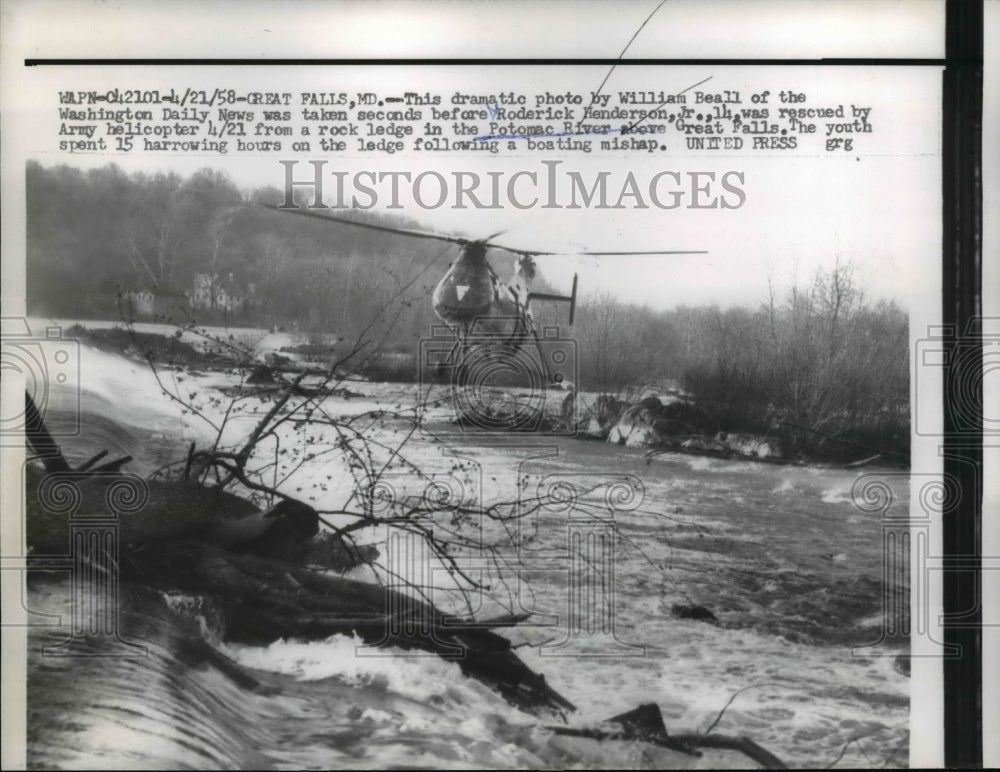 1958 Press Photo Great Falls, Md, Wm Beall/R. Henderson Jr rescued Potomac River
