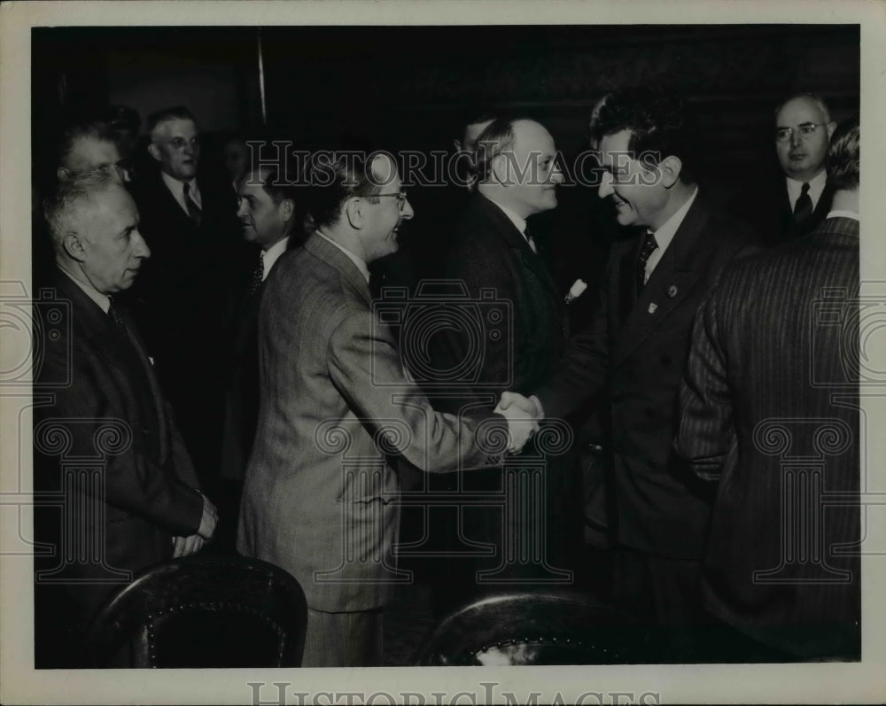 1943 Press Photo Joseph Kreinberg City Plan Commissioner Lausche- Historic Images