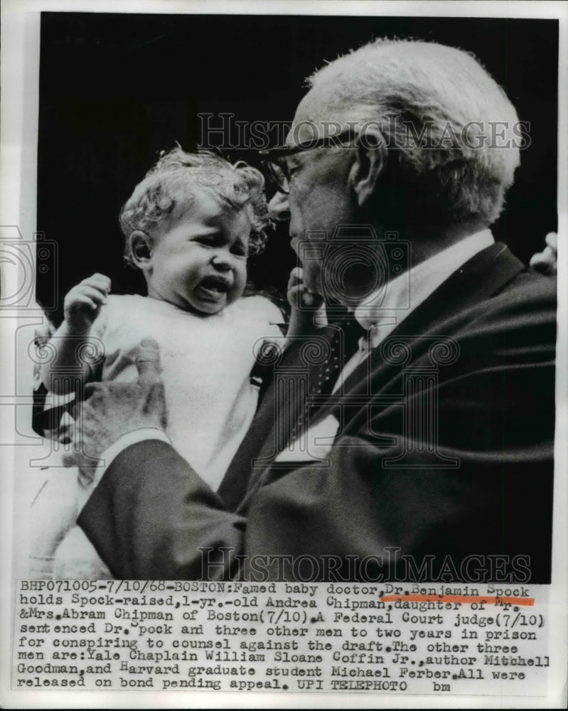 1968 Press Photo Dr. Benjamin Spock Holds Andrea Chipman- Historic Images
