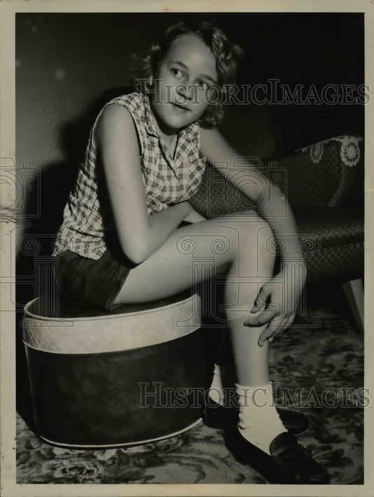1955 Press Photo Leanna Rae Siek Shot by arrow treated at Lakewood Hospital