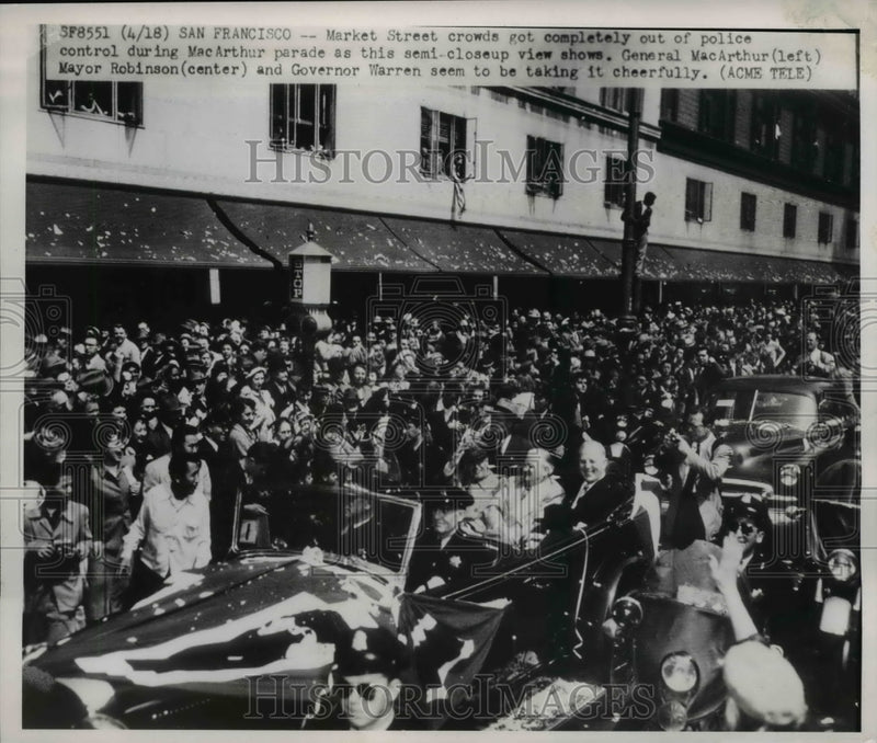 Load image into Gallery viewer, 1951 Press Photo General Douglas MacArthur &amp; Wife in San Francisco Parade Crowds
