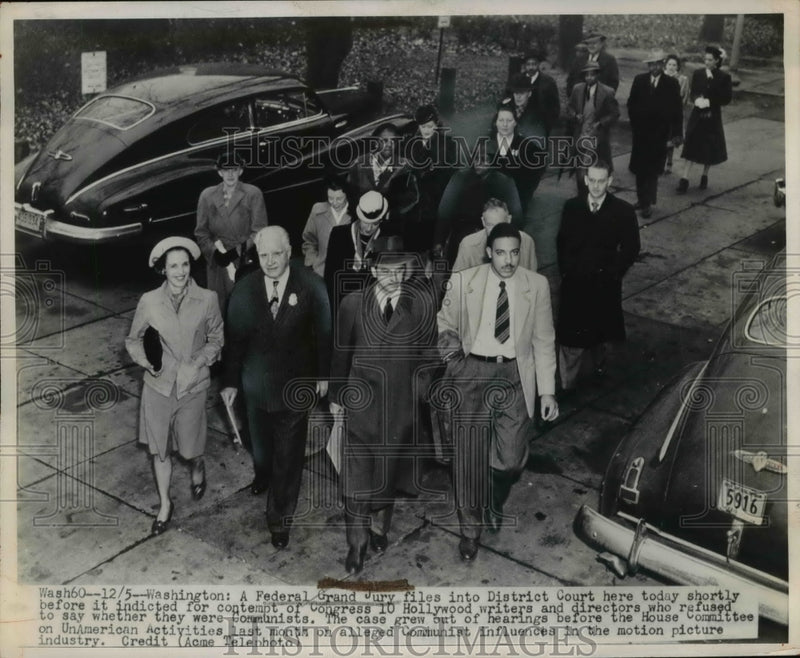 Load image into Gallery viewer, 1948 Press Photo Washington -Federal Grand Jury files into District Court.
