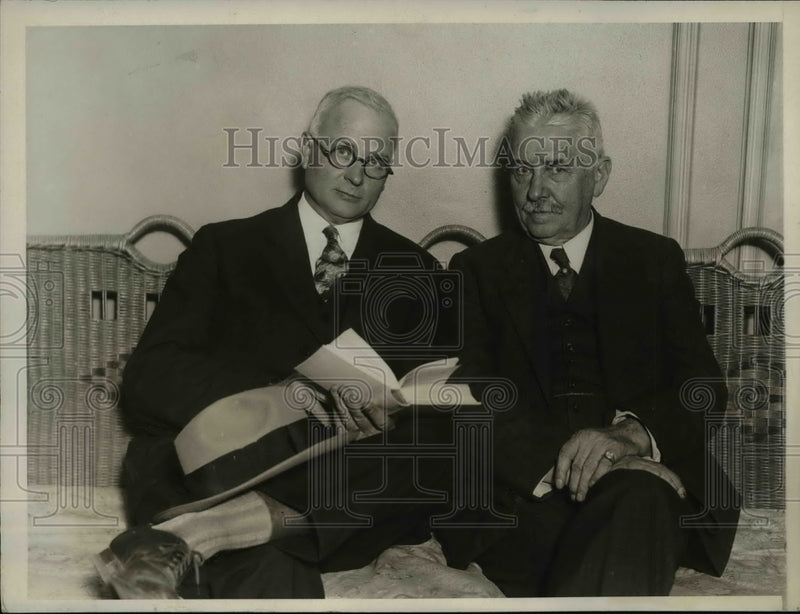 Load image into Gallery viewer, 1930 Press Photo Albany NY- B G Dunmore and J A McGinnies , State GOP Convention
