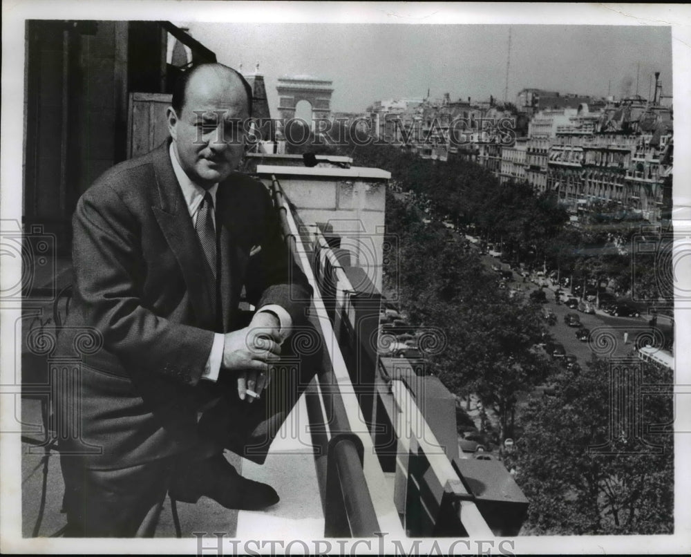 1961 Press Photo David Schcenbrun, CBS News Paris Correspondents. - nee52118