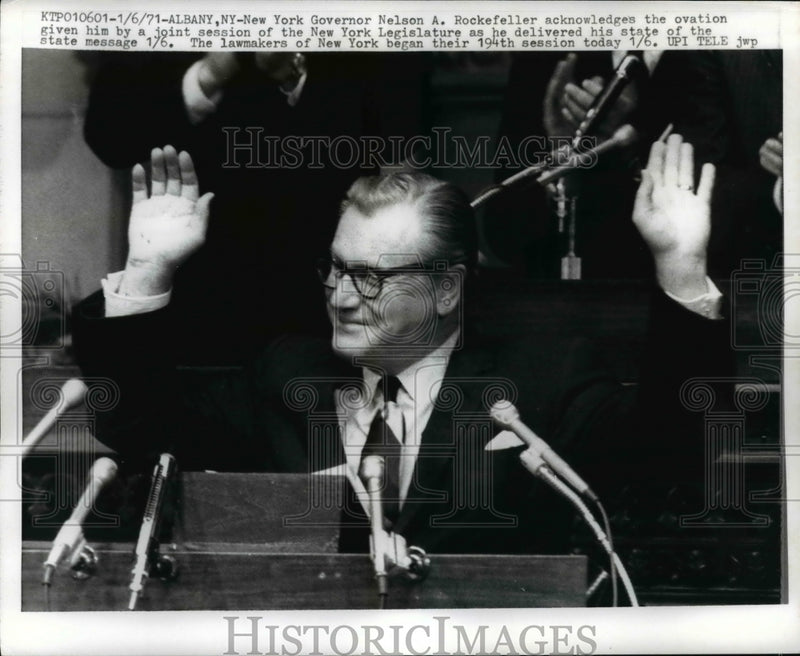 Load image into Gallery viewer, 1971 Press Photo New York Governor Nelson Rockefeller Raises Hands for Ovation
