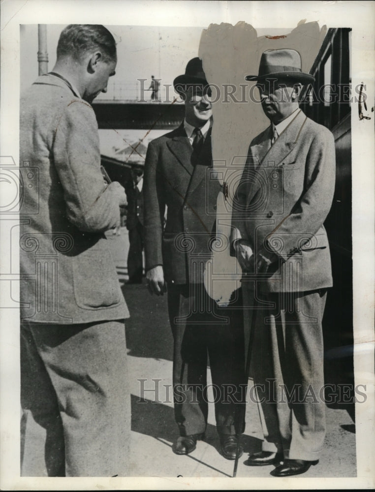 Load image into Gallery viewer, 1941 Press Photo Admiral Leahy Leaves Vichy, France - nee53354
