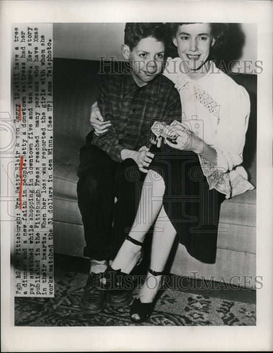 1950 Press Photo Mrs. Betty Blair, son Terry money lost citizens replaced