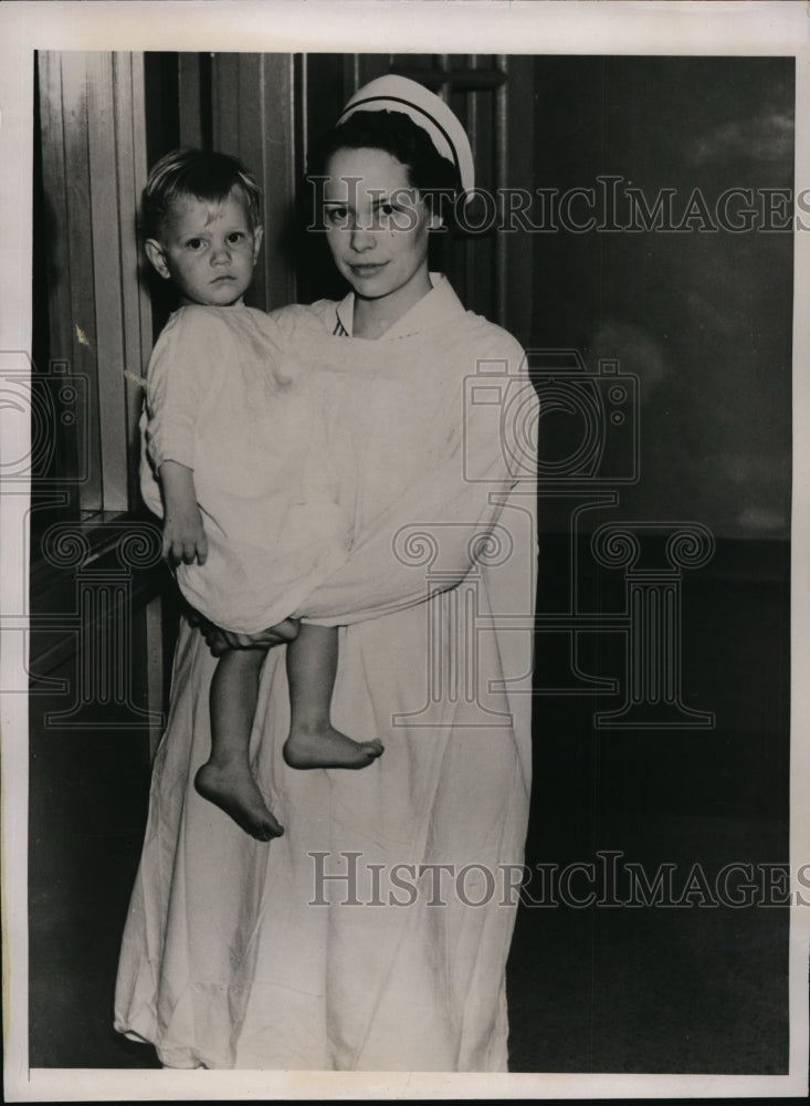 1936 Press Photo Bernard Benson, Boy with Nail inStomach and Nurse Mary Lu McCoy