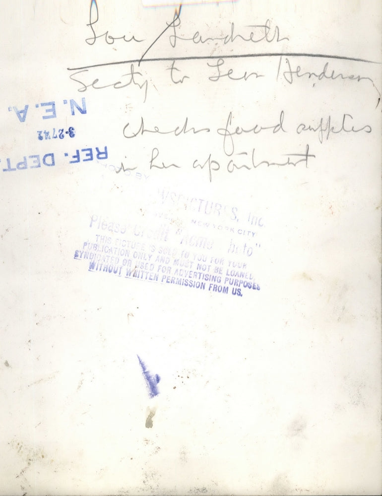 1942 Press Photo Lou Landeth Sectretary to Lein Lenders - nee53903