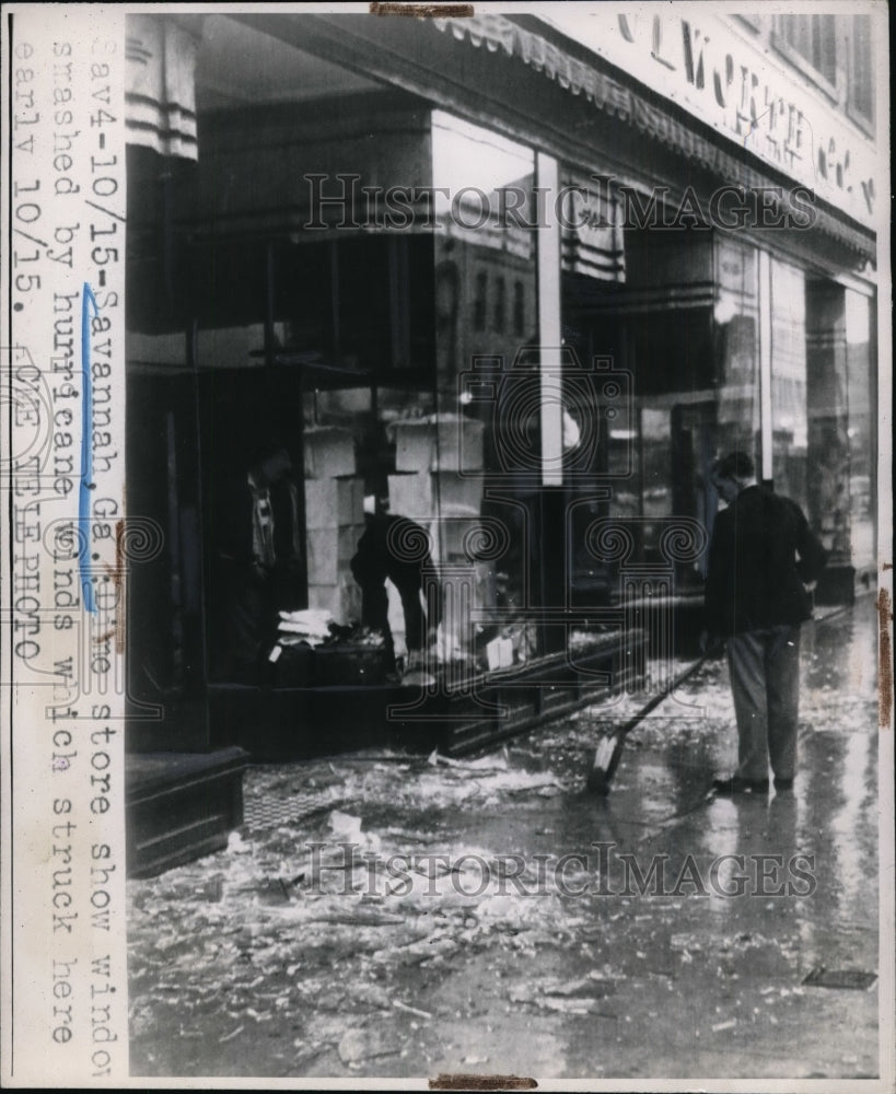 1948 Press Photo Dime Store Show Window Smashed by Hurricane Winds, Georgia
