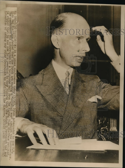 1947 Press Photo Dutch Ambassador to US Elco Van Kleffens - nee54087