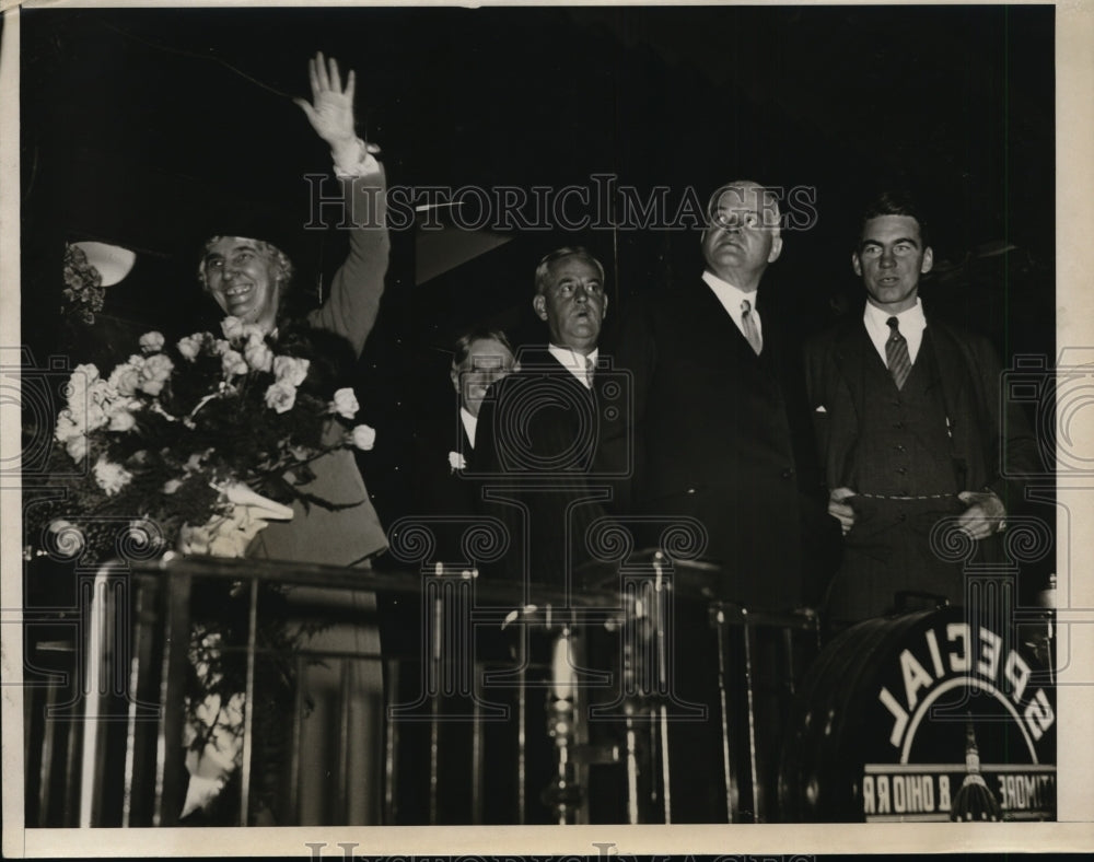 1932 Press Photo President & Mrs Herbert Hoover in Akron with David Ingalls