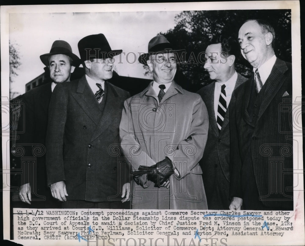 1951 Press Photo Contempt hearing Comm. Sec Charles Sawyer & others, dispute