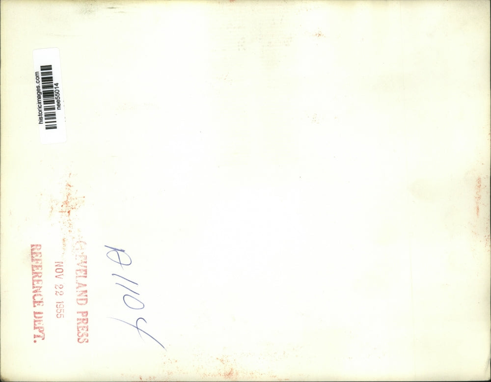 1955 Press Photo Bus on fire in Bombay, India