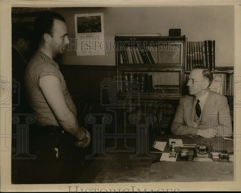 Load image into Gallery viewer, 1937 Press Photo Clyde Dedrick Stands Before Judge Charles Watson Arraignment
