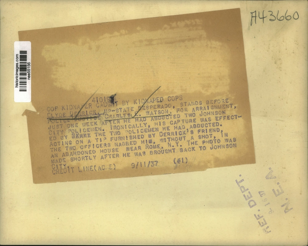 1937 Press Photo Clyde Dedrick Stands Before Judge Charles Watson Arraignment