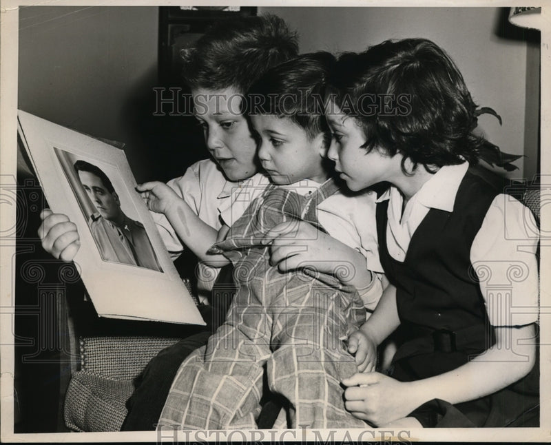 Load image into Gallery viewer, 1951 Press Photo Chicago Children of Dr and Mrs Anthony Ippolito Jr.
