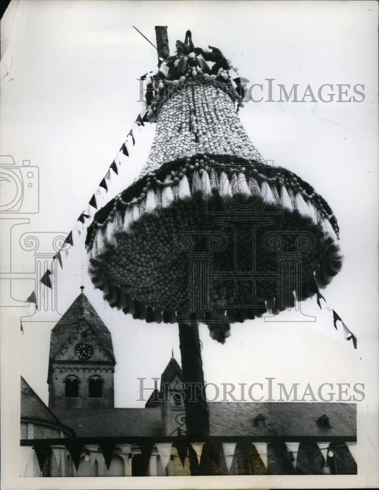 1958 Press Photo Shell Game Bedord, Germany - nee55747