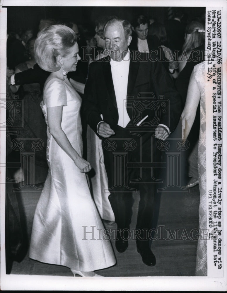 1966 Press Photo Vice President Humphrey, Dances with Mrs. Marvin Watson Annual
